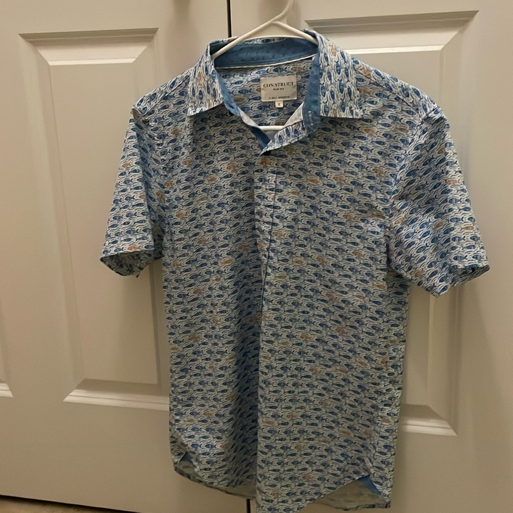 Fish print performance s/s shirt